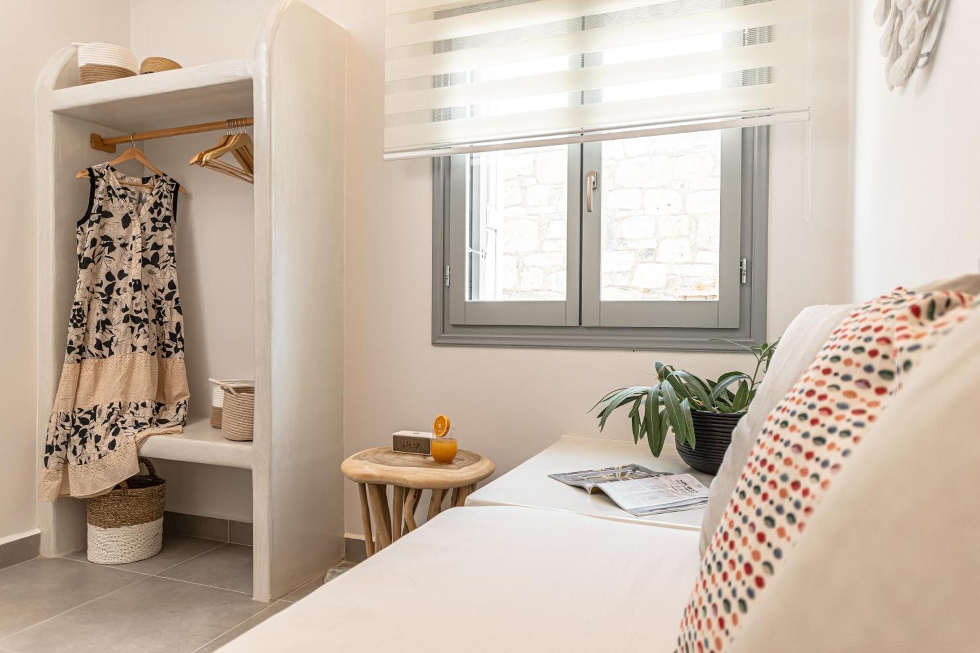 Porto Dema Luxury Suites Schoinoussa Exterior photo